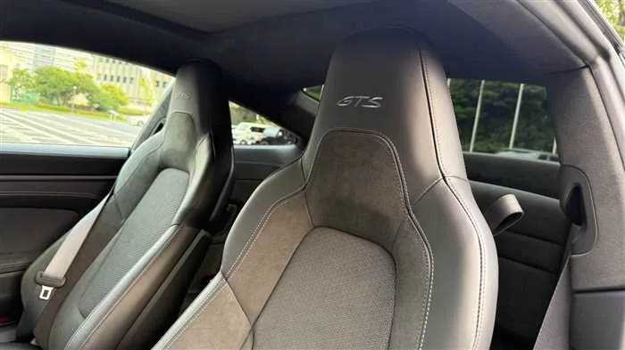 Porsche 911 GTS PDK 2025 — миниатюра 3