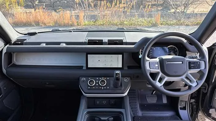 Land Rover Defender 90 P300 2023 — миниатюра 5
