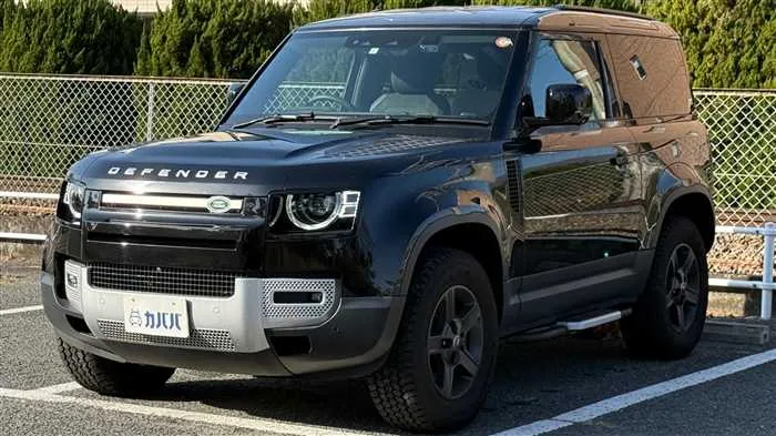 Land Rover Defender 90 P300 2023 — фото 1, купить с доставкой в Москву