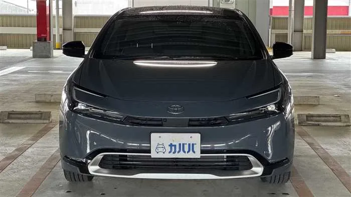 Toyota Prius Z PHEV 2023 — миниатюра 2