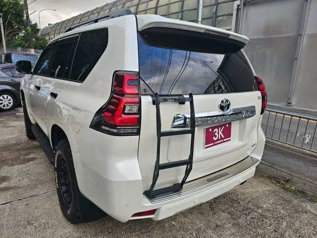 Toyota Land Cruiser Prado 2.7 TX LPKG Black Edition 4WD 2023 — миниатюра 5