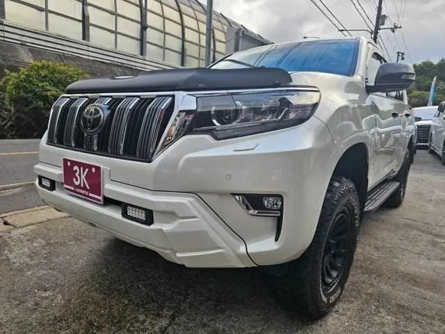 Toyota Land Cruiser Prado 2.7 TX LPKG Black Edition 4WD 2023 — фото 1, купить с доставкой в Москву