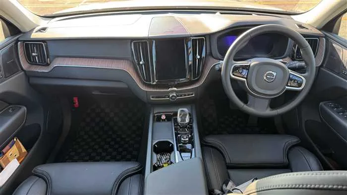 Volvo XC60 T6 AWD 2023 — миниатюра 5