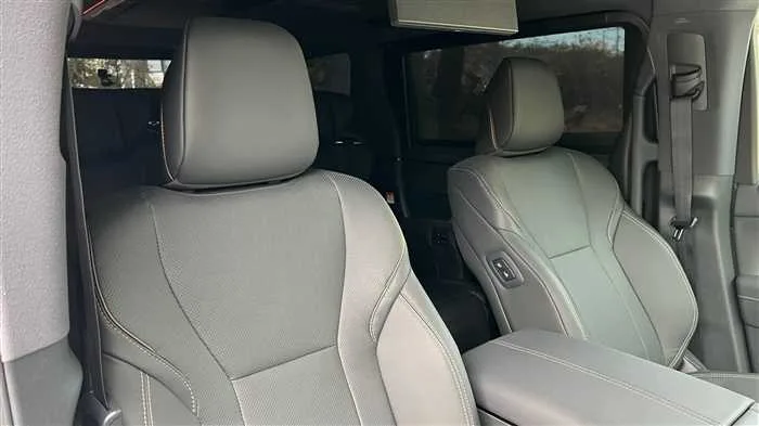 Toyota Alphard Z 2024 — миниатюра 3