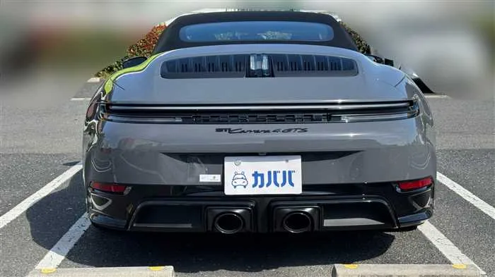 Porsche 911 4 GTS 2025 — миниатюра 5
