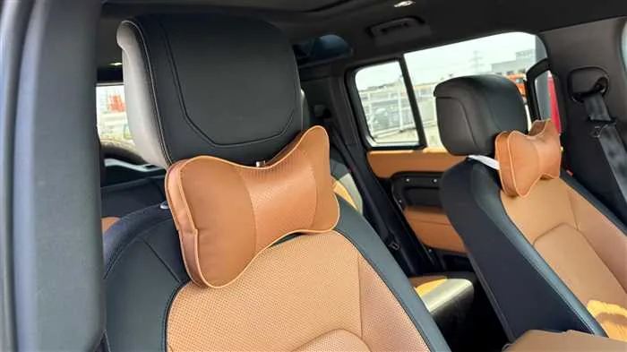 Land Rover Defender 110 X 3.0L D300 2024 — миниатюра 3
