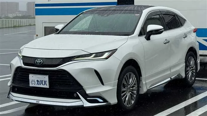Toyota Harrier Hybrid E-Four Z 2022 — фото 1, купить с доставкой в Москву