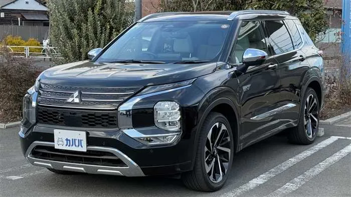 Mitsubishi OUTLANDER PHEV P 2023 — фото 1, купить с доставкой в Москву