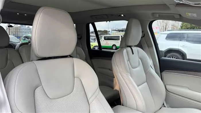 Volvo XC90 T8 AWD 2022 — миниатюра 3