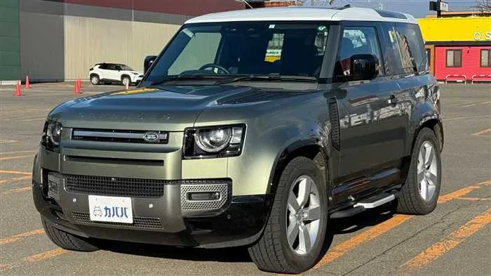 Land Rover Defender 90 SE P300 2023 — фото 1, купить с доставкой в Москву