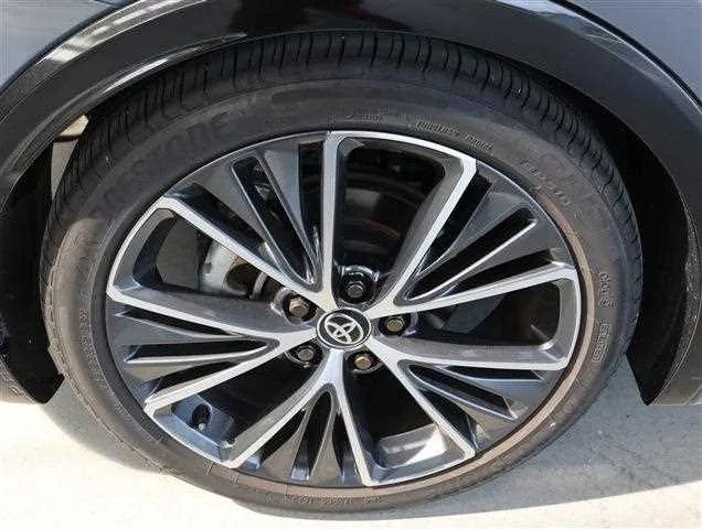Toyota Prius Z 2023 — миниатюра 4