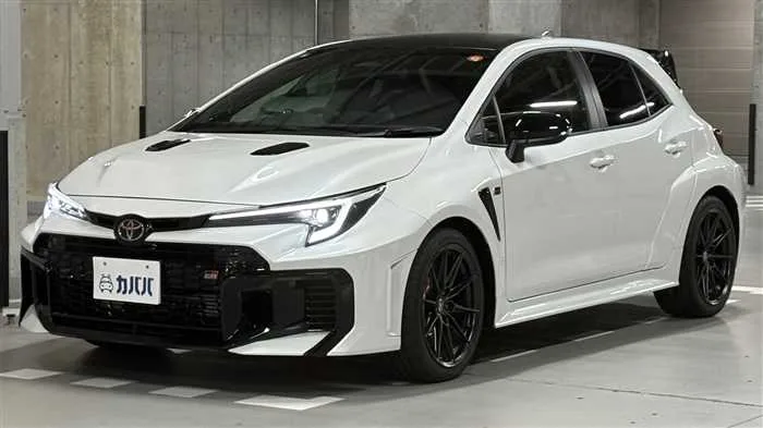 Toyota Corolla Sedan RZ 2025 — фото 1, купить с доставкой в Москву