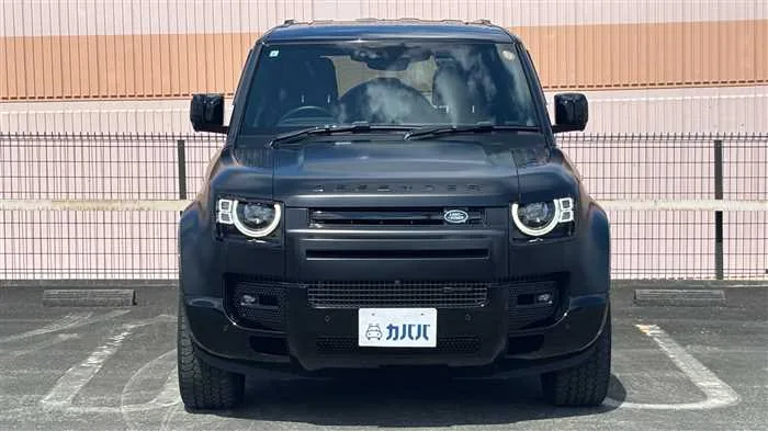 Land Rover Defender 110 X SE 3.0L D300 2023 — миниатюра 2