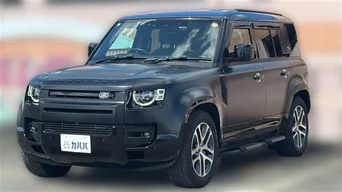 Land Rover Defender 110 X SE 3.0L D300 2023 — фото 1, купить с доставкой в Москву