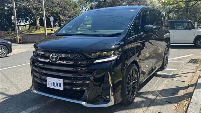 Toyota Vellfire Z 2023 — фото 1, купить с доставкой в Москву