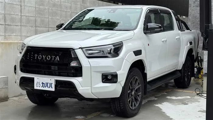 Toyota Hilux Z GR 2024 — фото 1, купить с доставкой в Москву