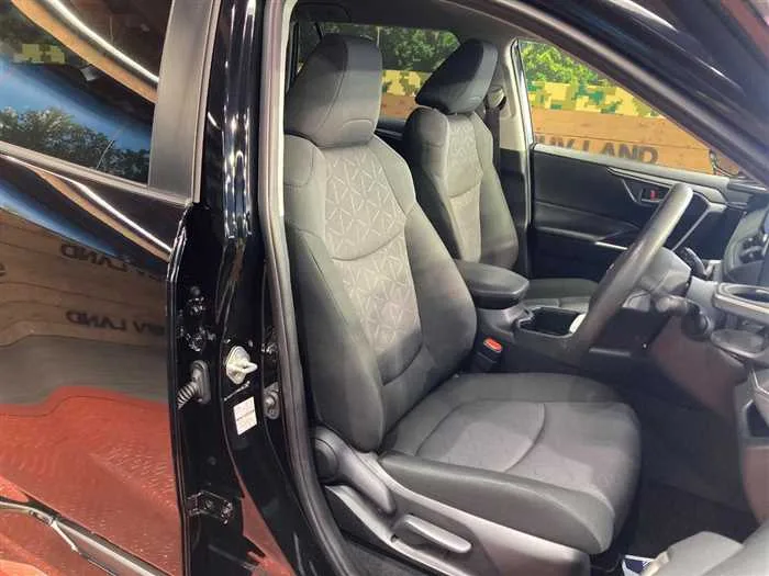 Toyota RAV4 2023 — миниатюра 3