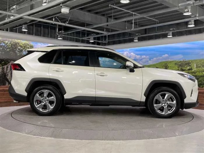Toyota RAV4 2022 — миниатюра 3