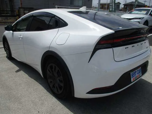 Toyota Prius 1.8 X 2023 — миниатюра 4