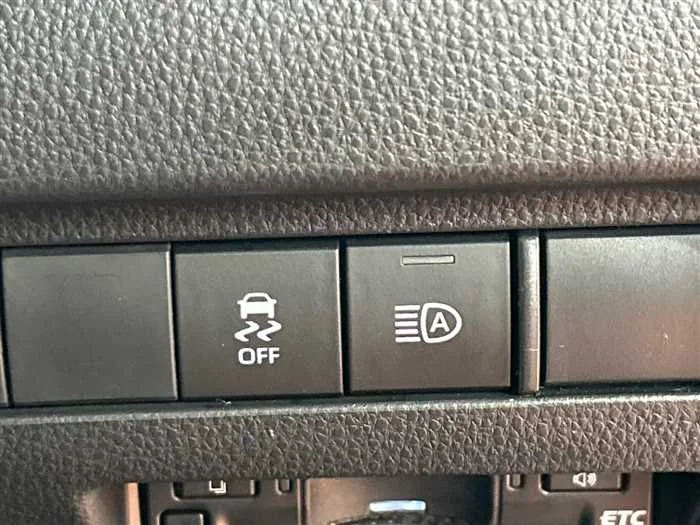 Toyota Harrier Hybrid 2023 — миниатюра 3