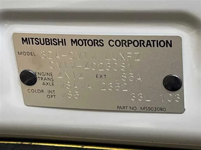 Mitsubishi Delica D5 2023 — миниатюра 2