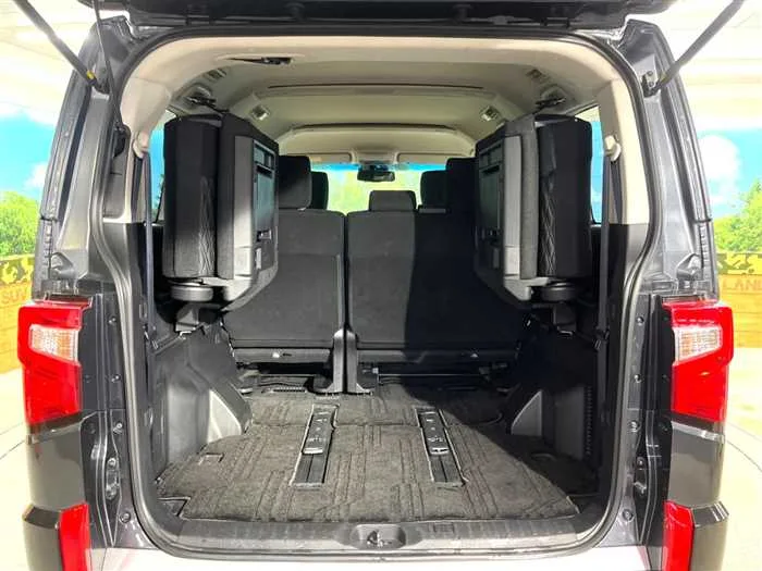 Mitsubishi Delica D:5 2024 — миниатюра 3