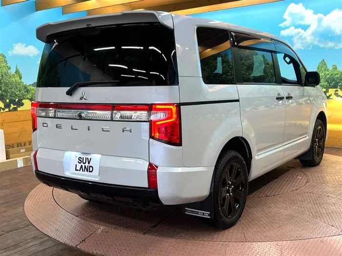 Mitsubishi Delica D5 2025 — миниатюра 3