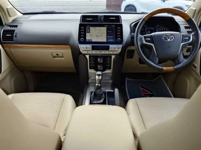 Toyota Land Cruiser Prado TZ-G DIESEL SUNROOF 7-SEATS 2024 — миниатюра 3