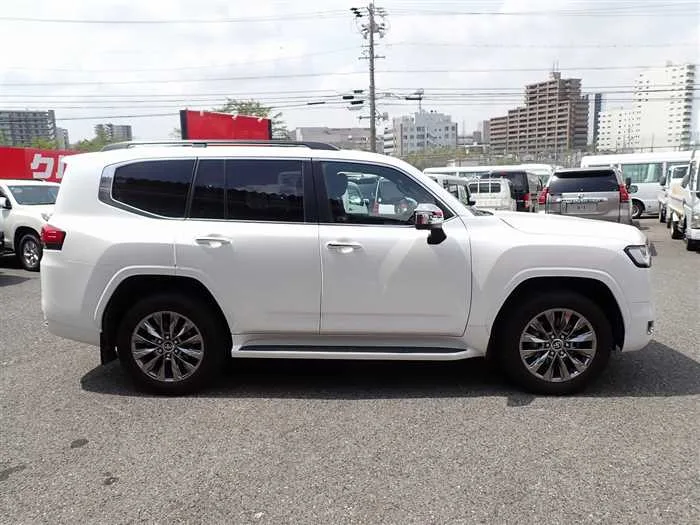 Toyota Land Cruiser ZX diesel turbo 2024 — миниатюра 3