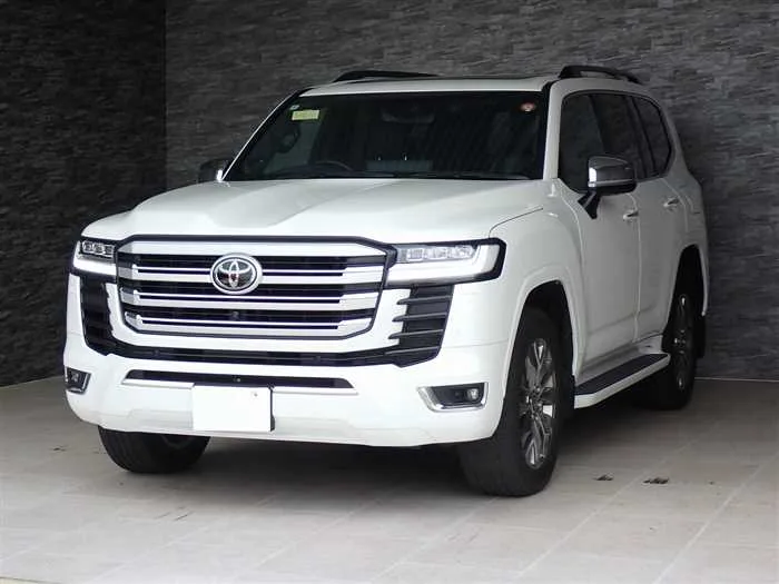 Toyota Land Cruiser ZX diesel turbo 2024 — фото 1, купить с доставкой в Москву