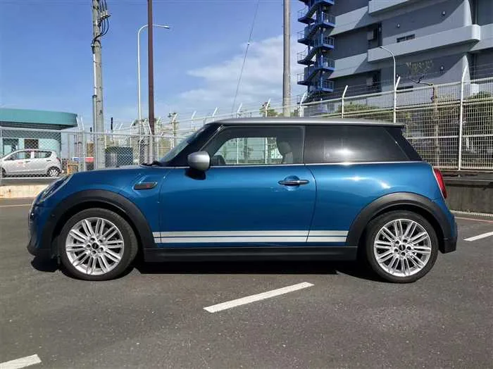 BMW MINI Cooper S 2023 — миниатюра 2