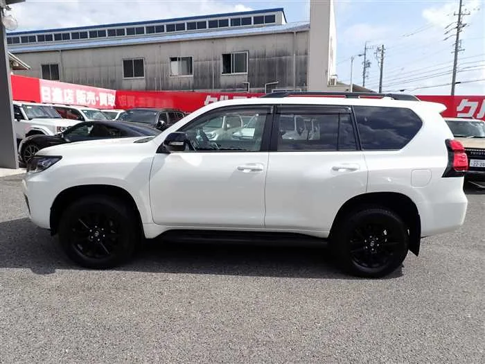 Toyota Land Cruiser Prado TX-L Matte Black Edition 2023 — миниатюра 2