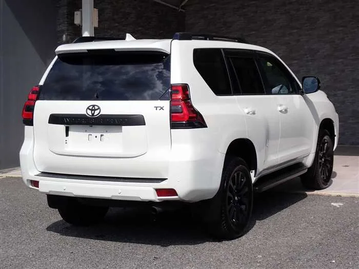 Toyota Land Cruiser Prado TX-L Matte Black Edition 2023 — миниатюра 5