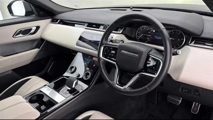 Land Rover Range Rover Velar AUTOMATIC DIESEL 2023 — миниатюра 3