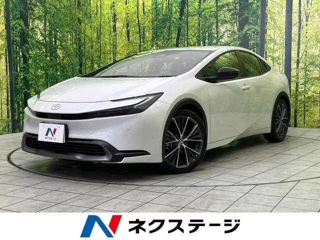 Toyota Prius 2023 — фото 1, купить с доставкой в Москву