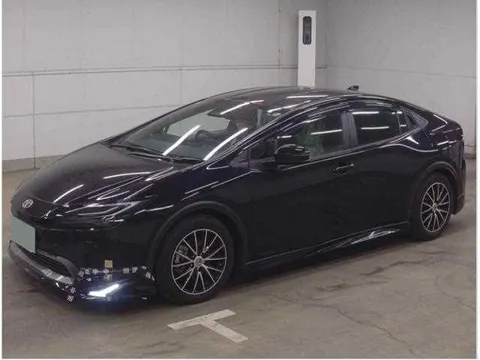 Toyota Prius 2024 купить в Москве