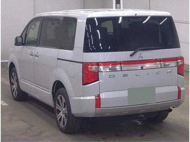 Mitsubishi Delica D:5 2024 — миниатюра 3