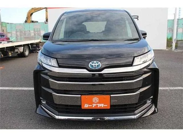 Toyota Noah 2022 — миниатюра 3
