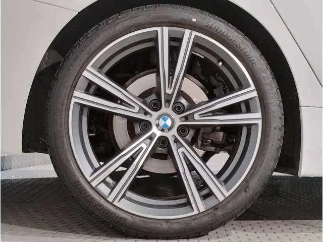 BMW 3 Series 2024 — миниатюра 5