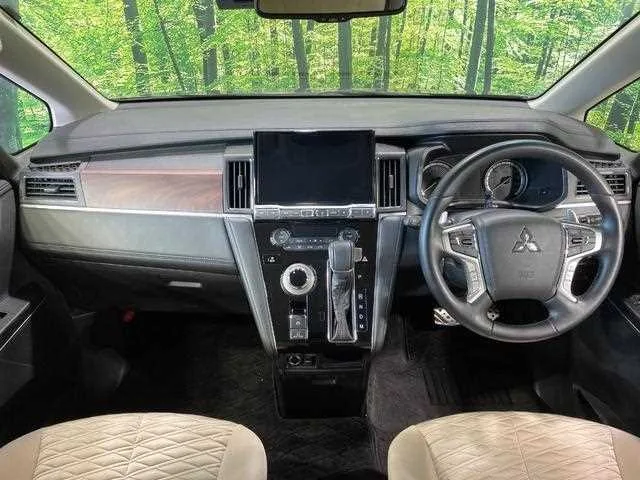 Mitsubishi Delica D:5 2023 — миниатюра 2