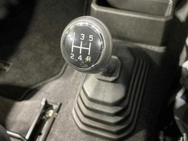 Suzuki Jimny Sierra 2023 — миниатюра 5
