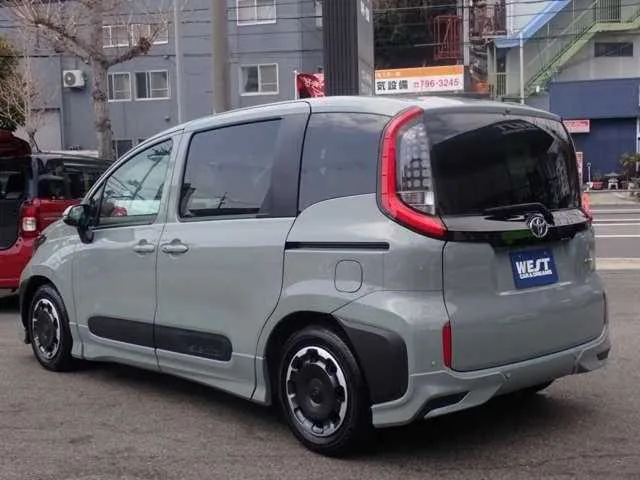 Toyota Sienta 2024 — миниатюра 2