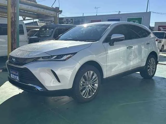 Toyota Harrier 2023 — фото 1, купить с доставкой в Москву