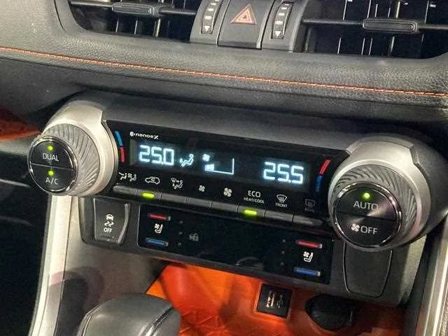 Toyota RAV4 2025 — миниатюра 3