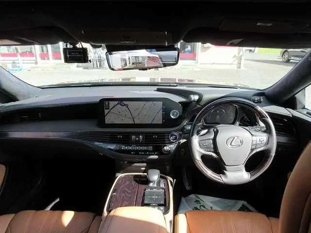 Lexus LS 2022 — миниатюра 2