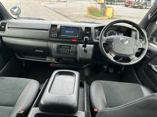 Toyota Hiace Van 2023 — миниатюра 2