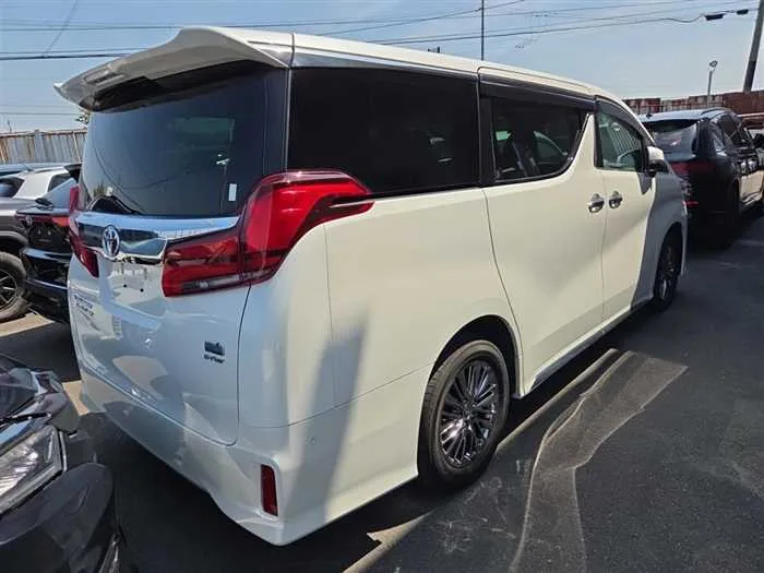 Toyota Alphard Hybrid Lounge 2022 — миниатюра 2