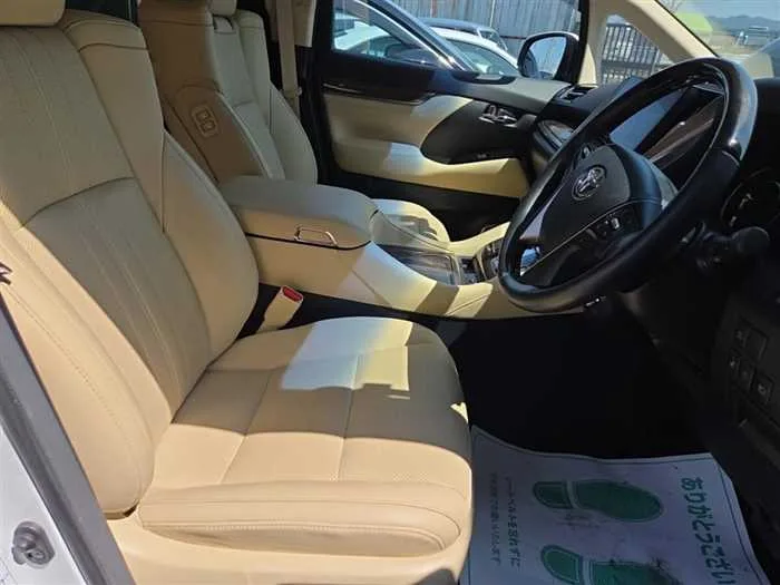 Toyota Alphard Hybrid Lounge 2022 — миниатюра 3