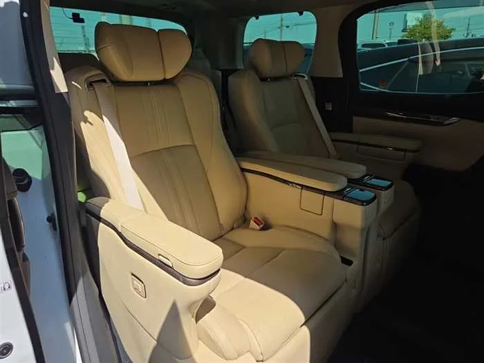 Toyota Alphard Hybrid Lounge 2022 — миниатюра 5