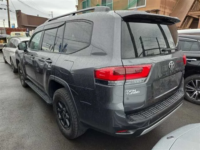 Toyota Land Cruiser GRSport 4WD 2023 — миниатюра 2